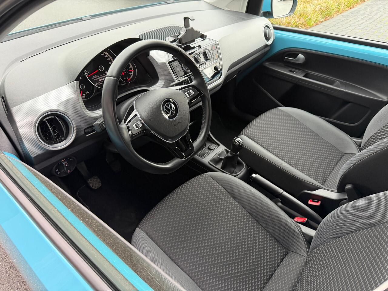 Volkswagen UP! 1.0 Active 5-deurs | Stoelverwarming | Lichtmetalen velgen | Extra getint glas | Bluetooth | Airco | Rijklaar incl. 1 jaar Bovag garantie