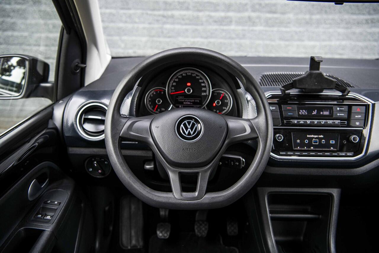 Volkswagen UP! 1.0 BMT move up! | Camera | Cruise Control | Climate Control