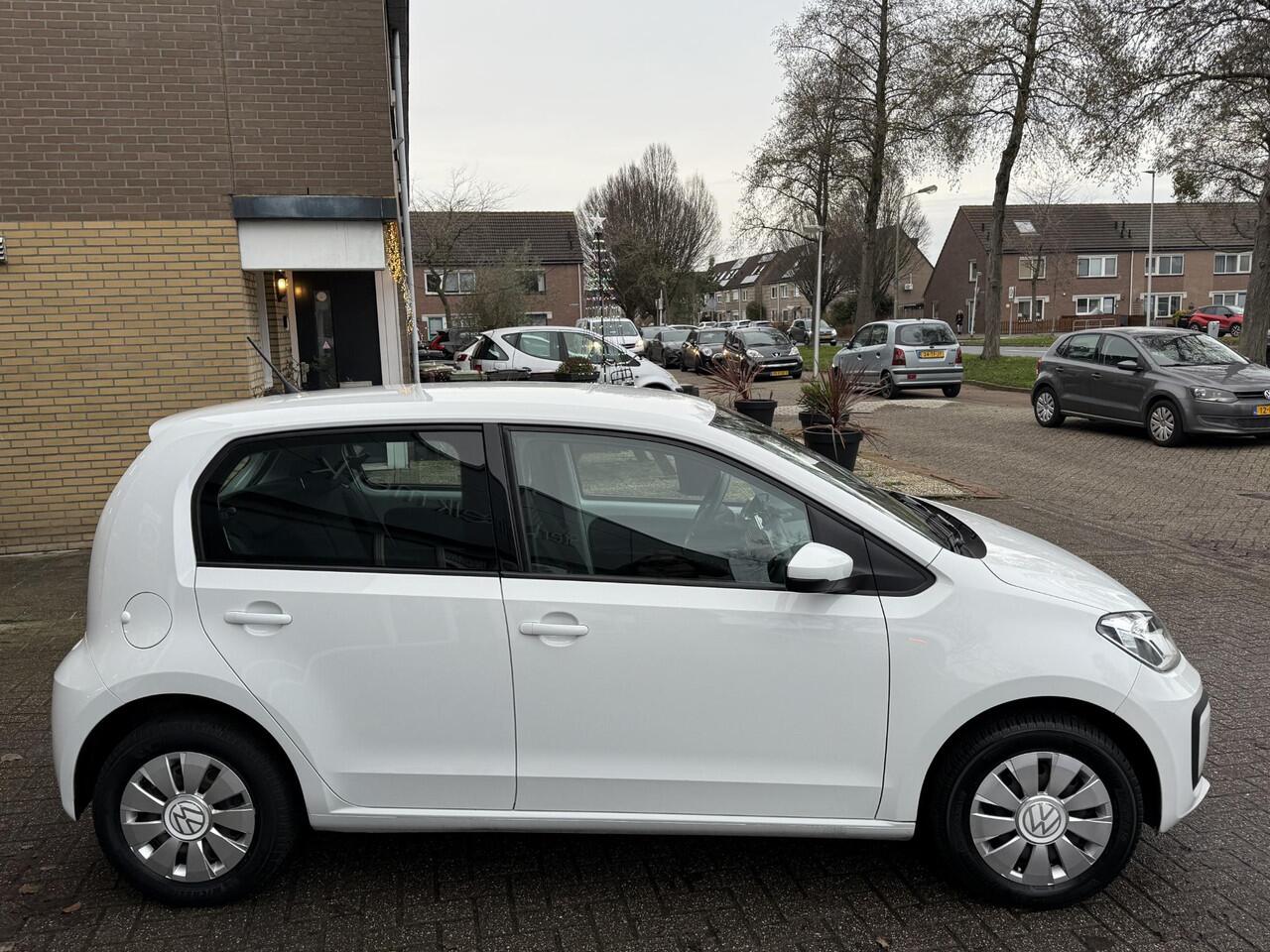 Volkswagen UP! 1.0 / Airco clima/ Cruise/ Navigatie via App/ Cruise/ PDC/ Camera