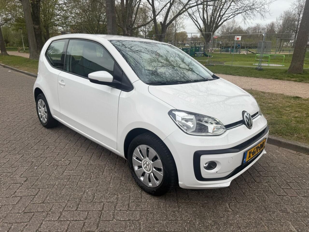 Volkswagen UP! 1.0 BMT high up!