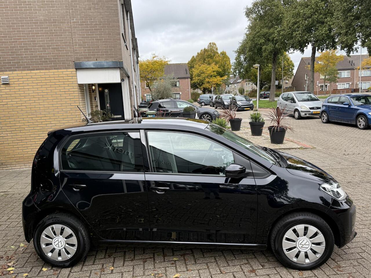 Volkswagen UP! 1.0 / Airco clima/ Navigatie via App / Camera/ PDC/ Cruise/ Camera/ PDC/ LED/