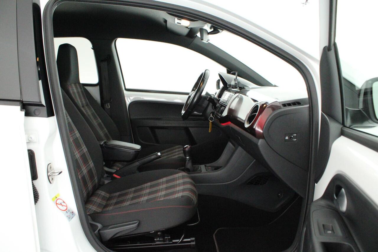 Volkswagen UP! 1.0 TSI 116pk GTI Stoelverwarming Maps&More Parkeersensoren Climate Control