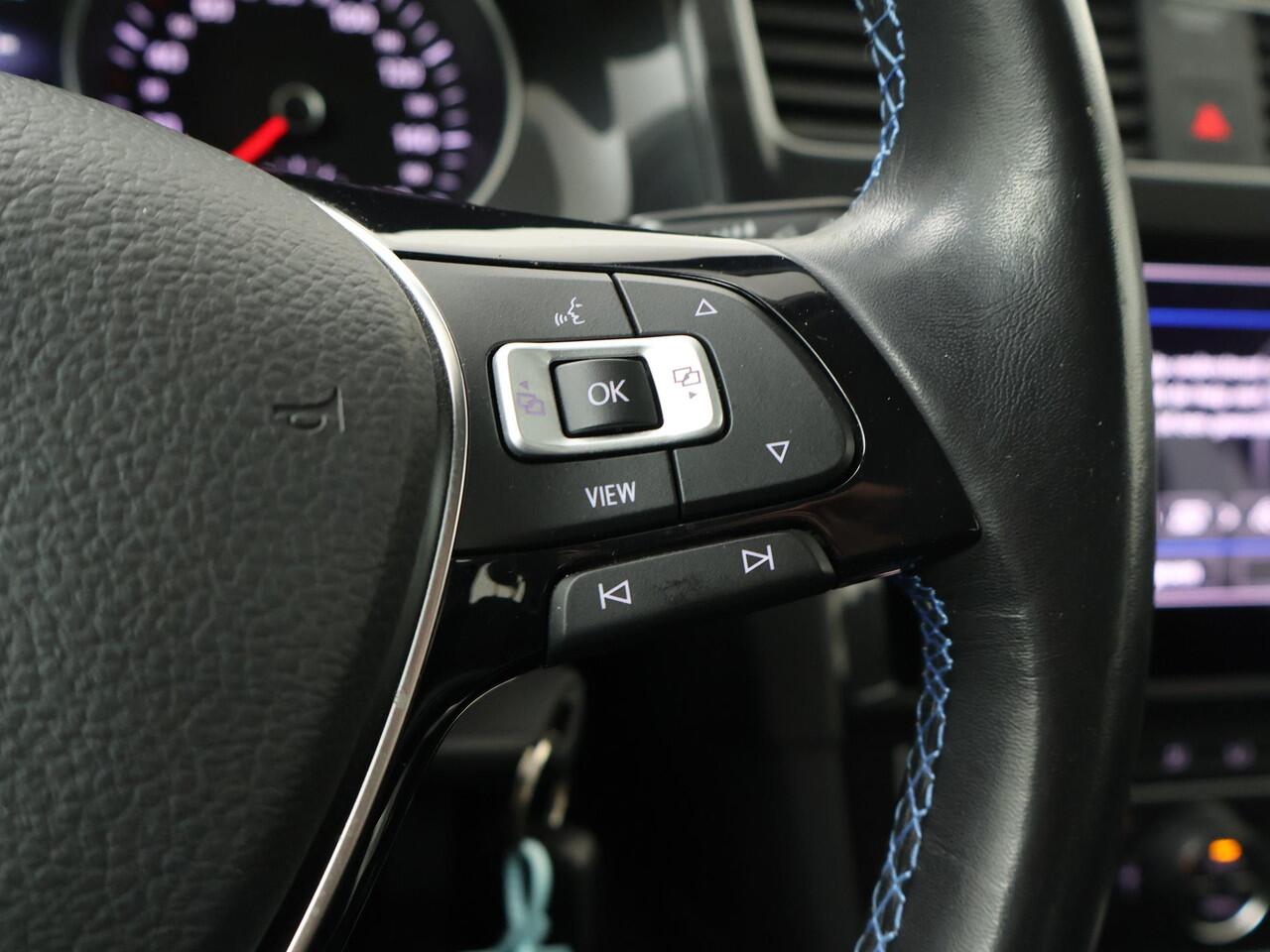 Volkswagen e-Golf E-DITION | 136 PK | SoH 90% | Warmtepomp | Adaptive cruise control | Verwarmde voorruit |