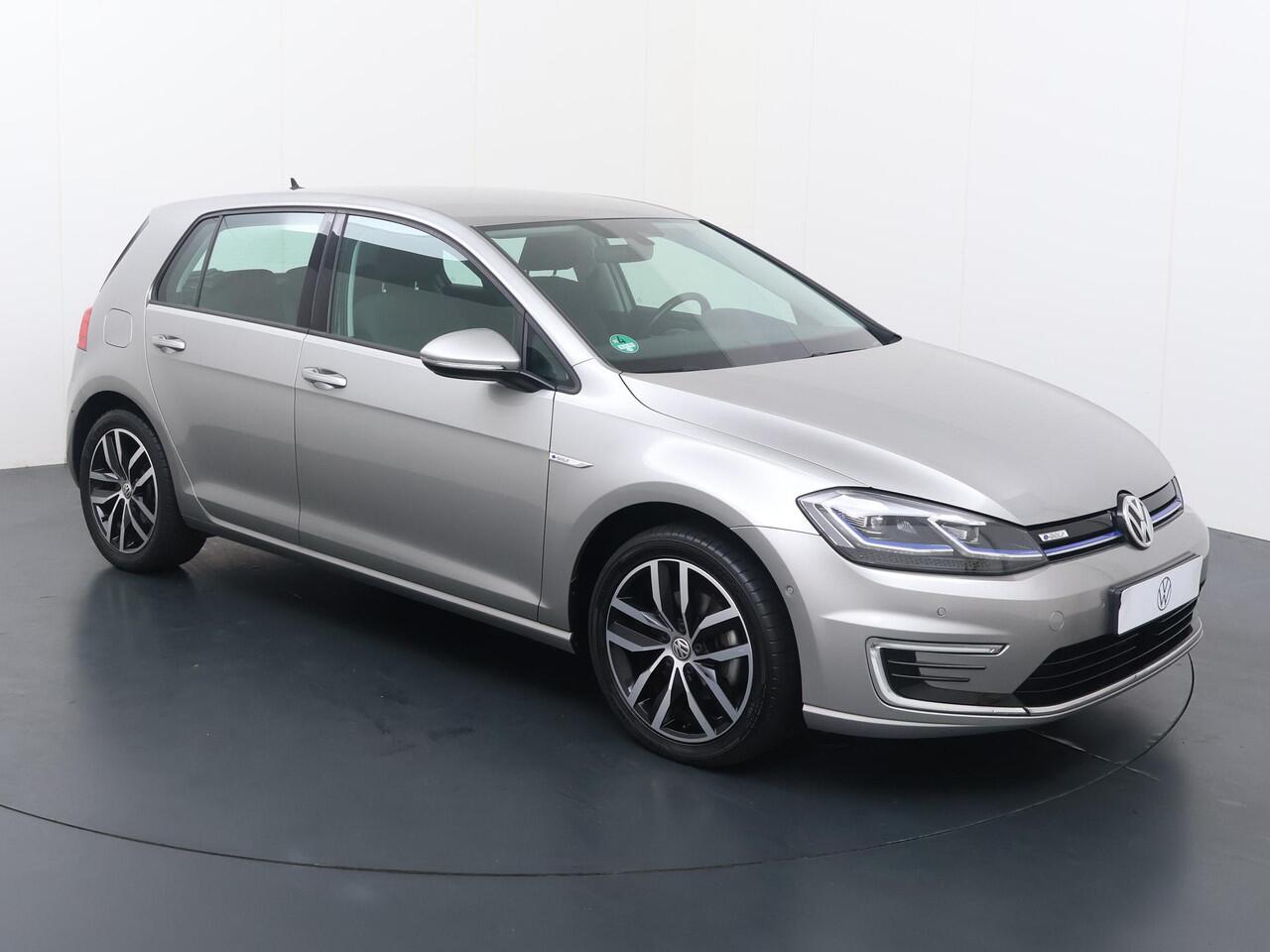 Volkswagen e-Golf E-DITION | 136 PK | SoH 90% | Automaat | Multifunctioneel stuurwiel | Cruisecontrol | Achteruitrij camera |