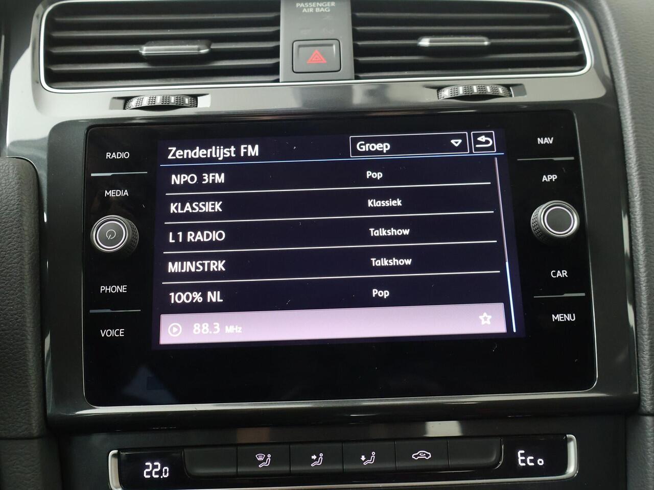 Volkswagen e-Golf E-DITION | 136 PK | SoH 90% | Warmtepomp | Adaptive cruise control | Verwarmde voorruit |