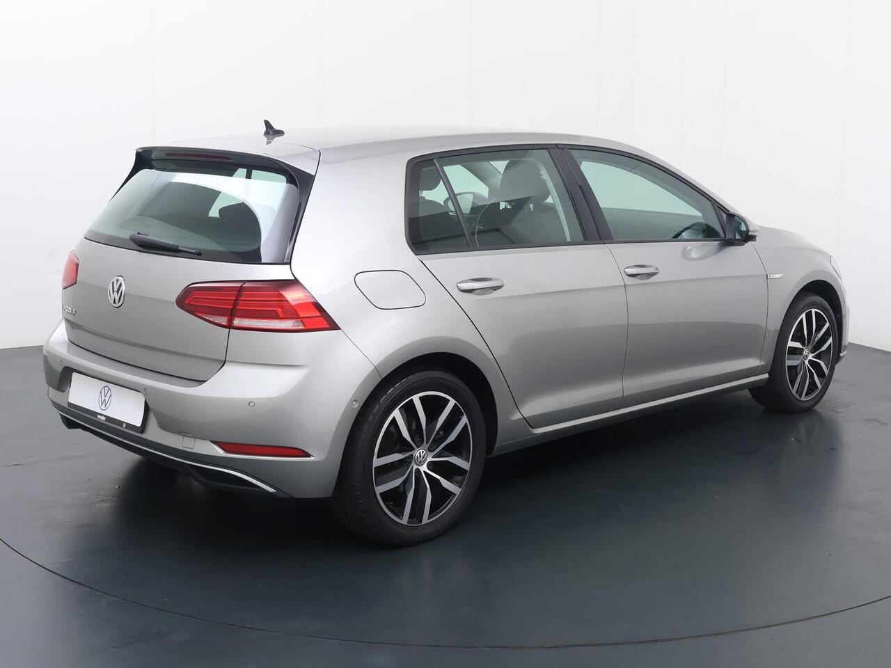 Volkswagen e-Golf E-DITION | 136 PK | SoH 90% | Automaat | Multifunctioneel stuurwiel | Cruisecontrol | Achteruitrij camera |