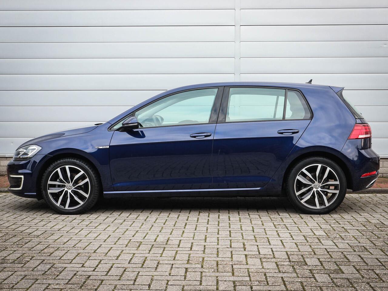 Volkswagen e-Golf E-DITION | Clima | Cruise | Navi | Led | Pdc | 17 Inch | Pdc | Adaptive cruise |