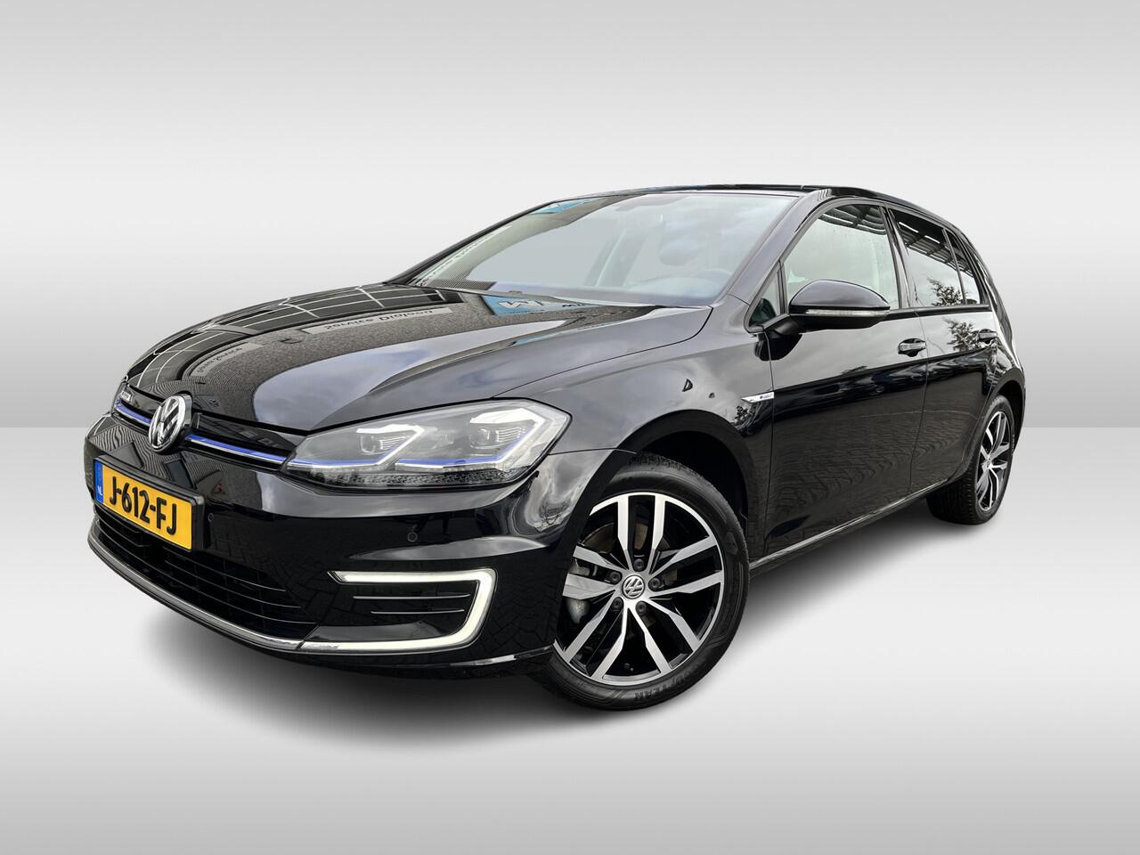 Volkswagen e-Golf E-DITION Navigatie / Parkeersensoren / Voorruitverwarming / LED / Clima / 17"LM State of Health accu = 90%
