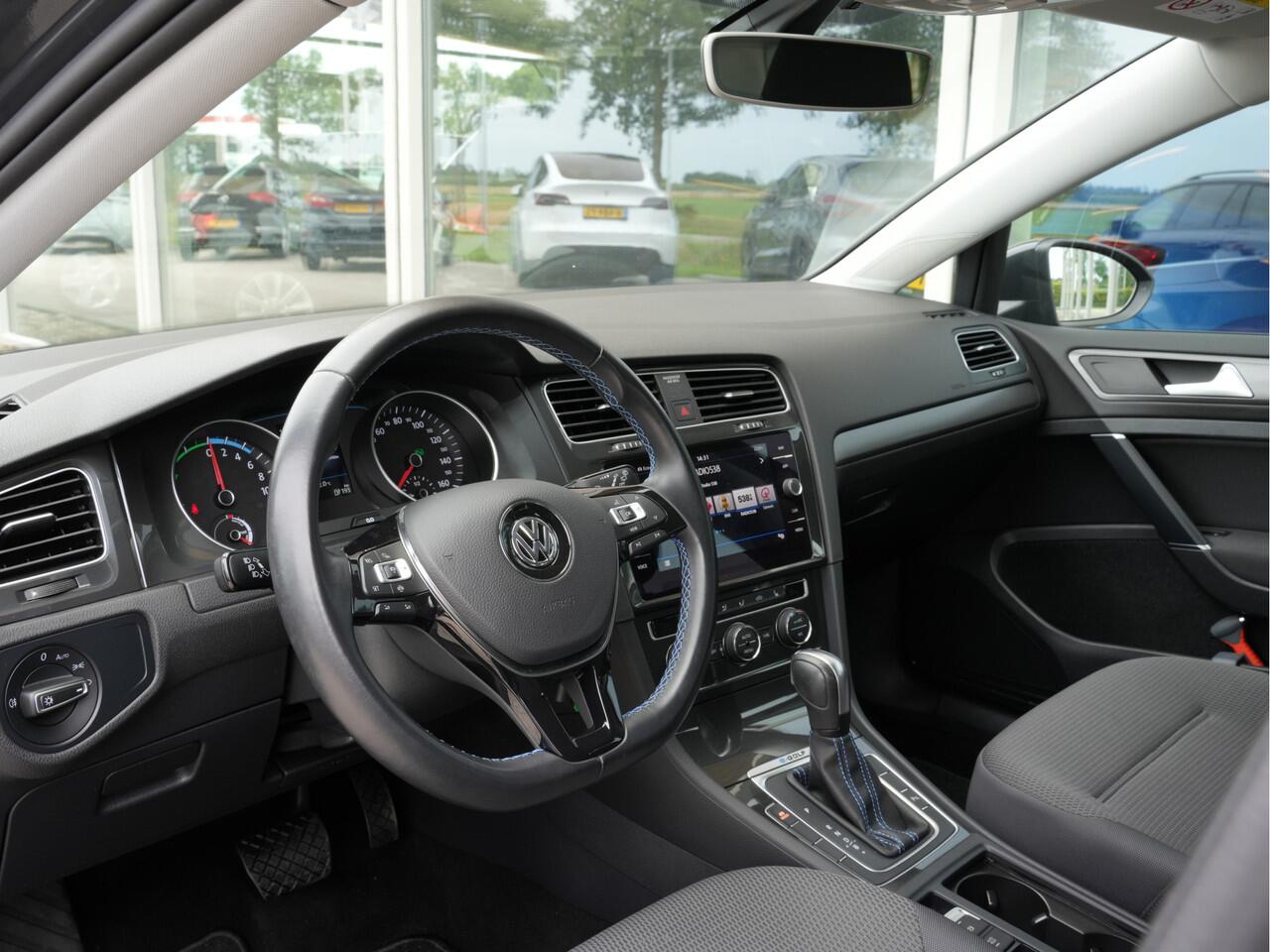 Volkswagen e-Golf E-DITION | Navigatie | Climate Control | ACC | Stoelverwarming| SOH 89%