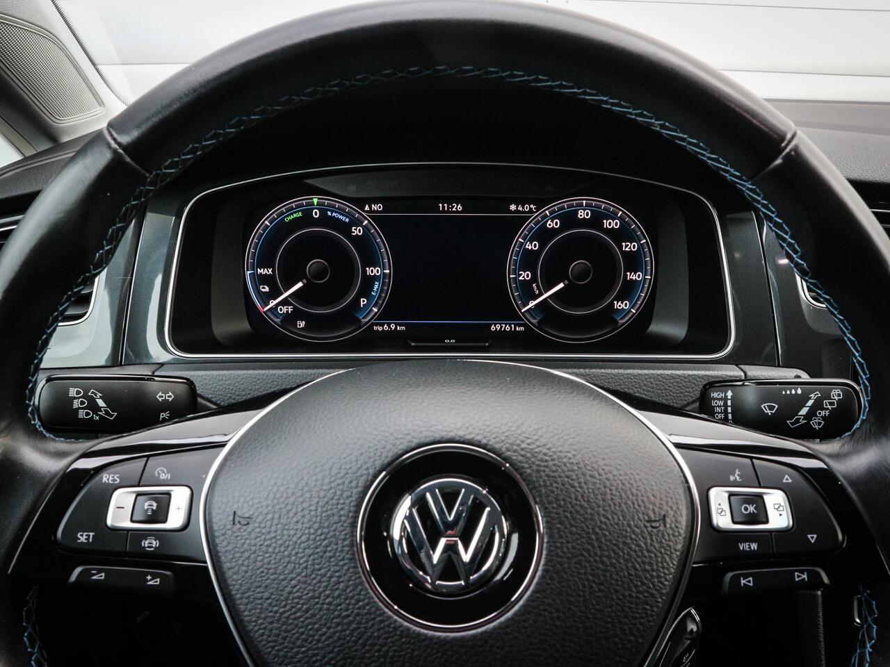 Volkswagen e-Golf E-DITION | Clima | Cruise | Navi | Led | Pdc | 17 Inch | Pdc | Adaptive cruise |