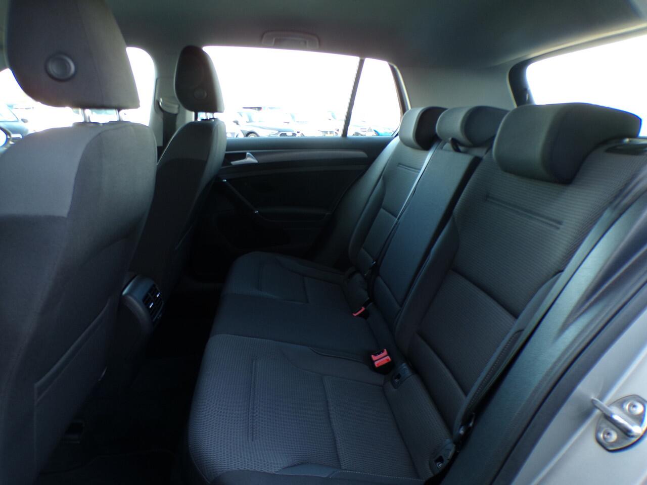 Volkswagen e-Golf E-DITION, SOH 93.5% / Full LED / Carplay + Android Auto / Virtual Cockpit / Parkeersensoren V + A