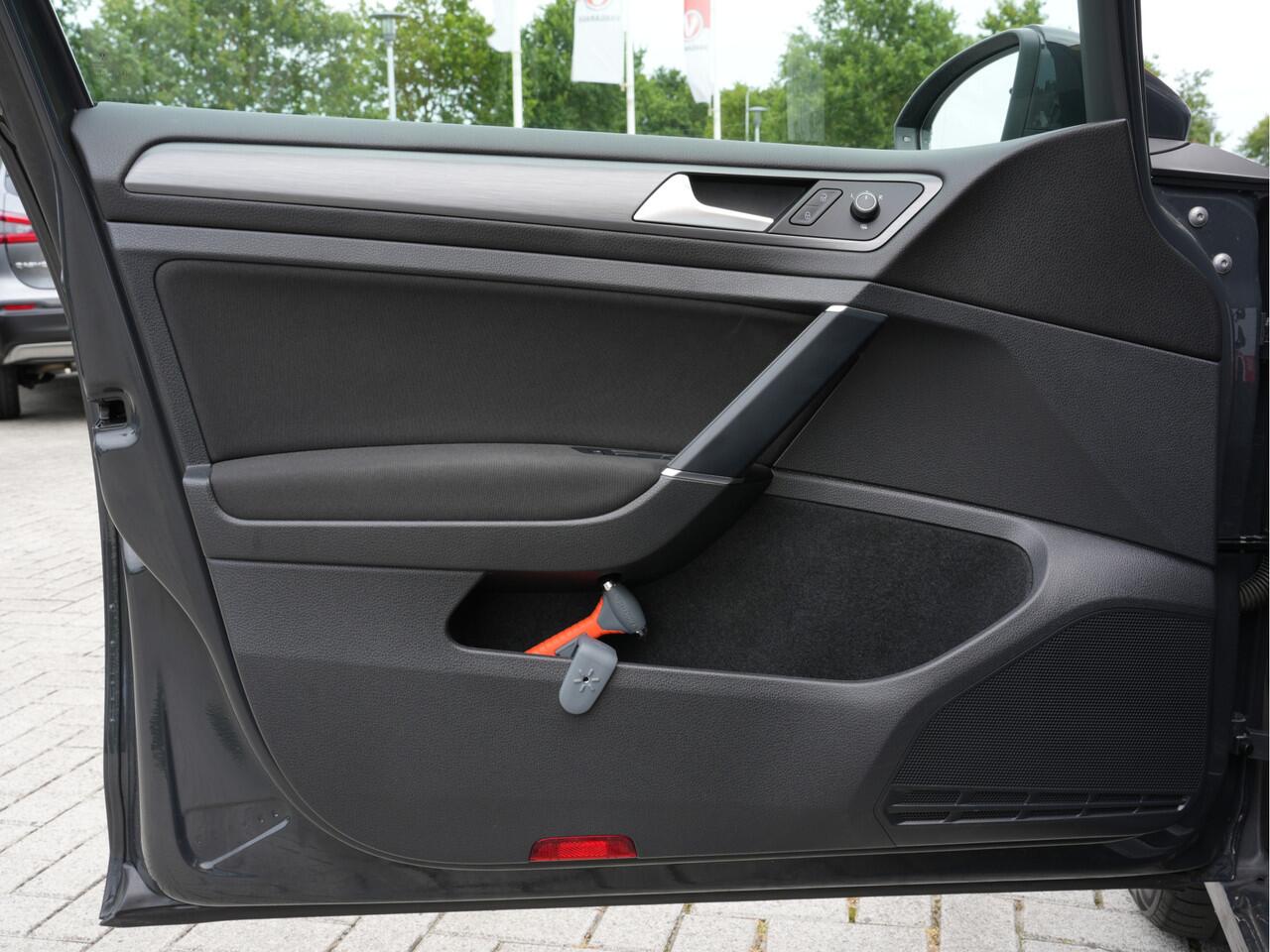 Volkswagen e-Golf E-DITION | Navigatie | Climate Control | ACC | Stoelverwarming| SOH 89%