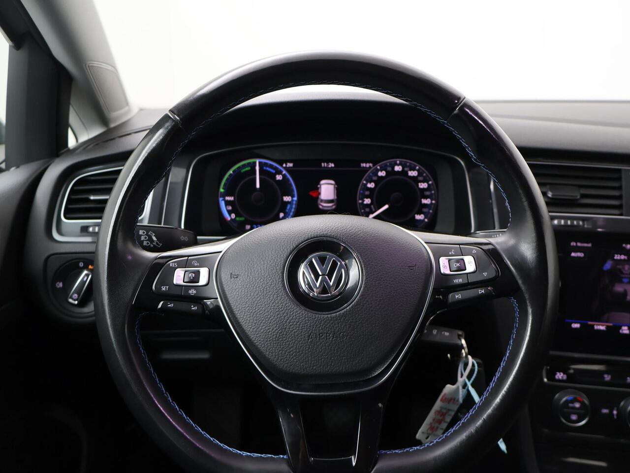Volkswagen e-Golf E-DITION | 136 PK | SoH 90% | Automaat | Multifunctioneel stuurwiel | Cruisecontrol | Achteruitrij camera |