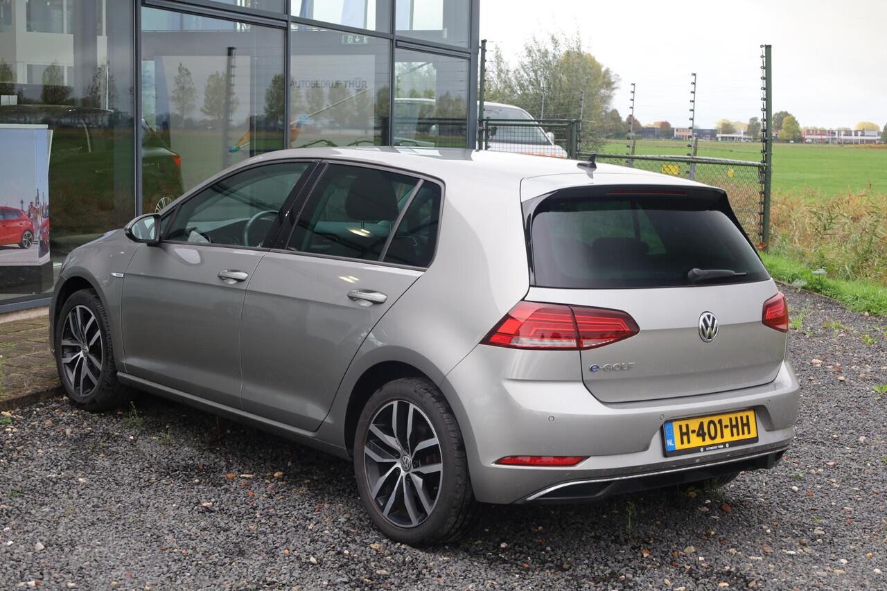 Volkswagen e-Golf E-DITION 136 PK / 100kW E Golf, volledig electrisch, 17" LMV Madrid , Discover navi, Extra getint achter, achteruitrij camera