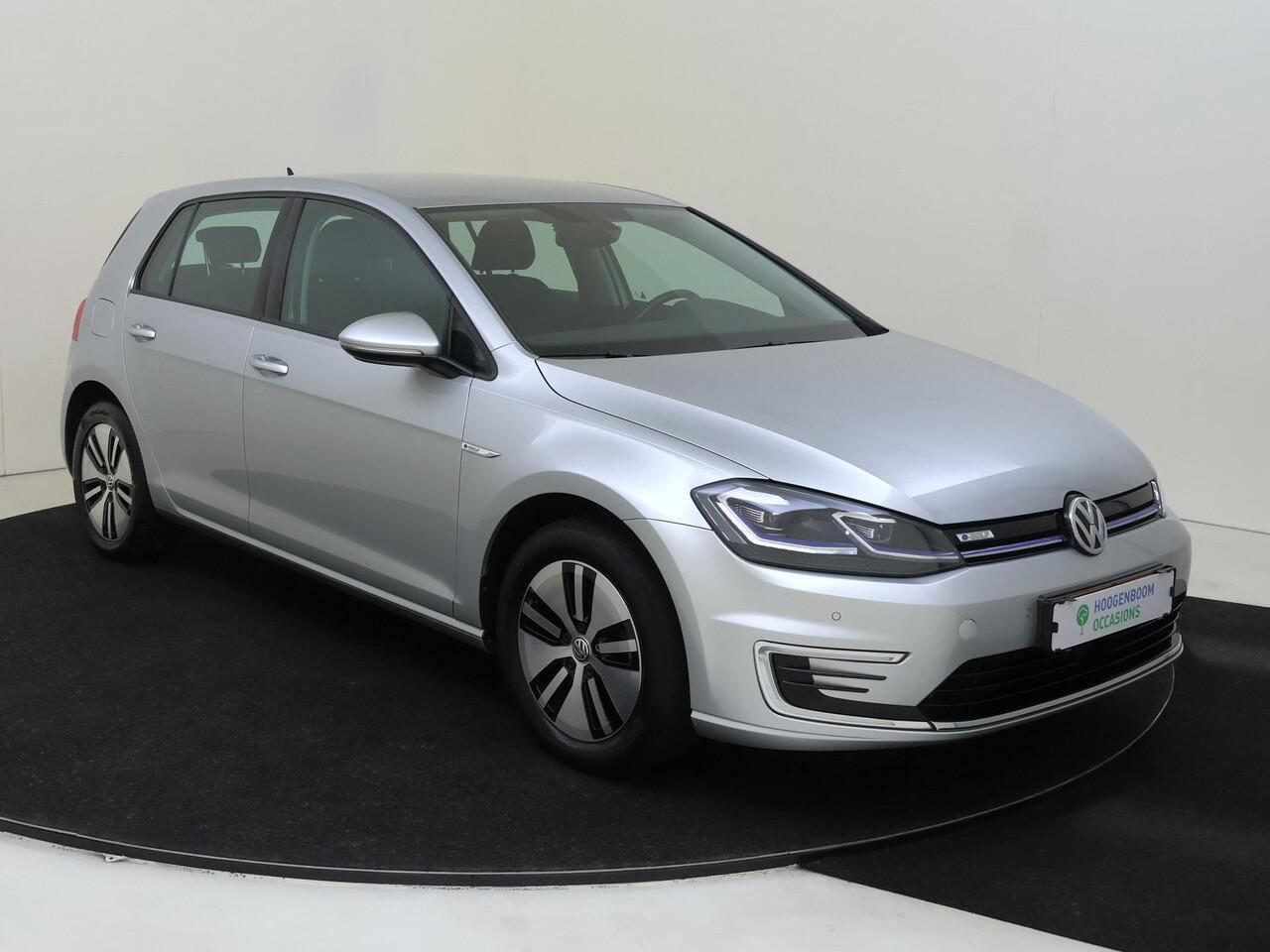 Volkswagen e-Golf E-DITION | LED verlichting | Navigatie | Adaptieve cruise control | Parkeersensoren | Verwarmde voorruit | Bluetooth |