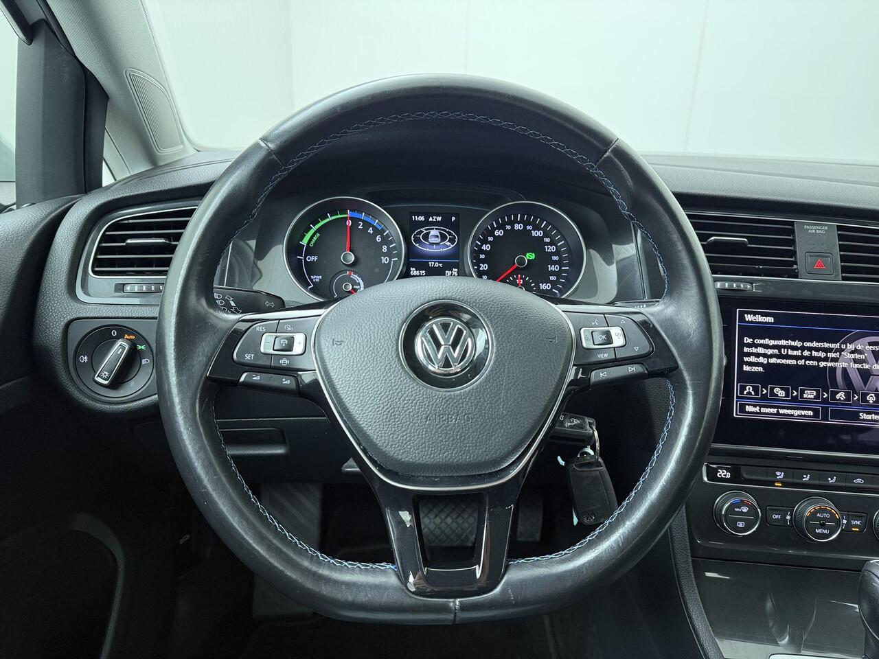 Volkswagen e-Golf E-DITION | 136 PK | SoH 89% | Warmtepomp | Achteruitrijcamera | Adaptive cruise control |