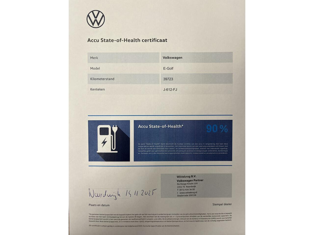 Volkswagen e-Golf E-DITION Navigatie / Parkeersensoren / Voorruitverwarming / LED / Clima / 17"LM State of Health accu = 90%