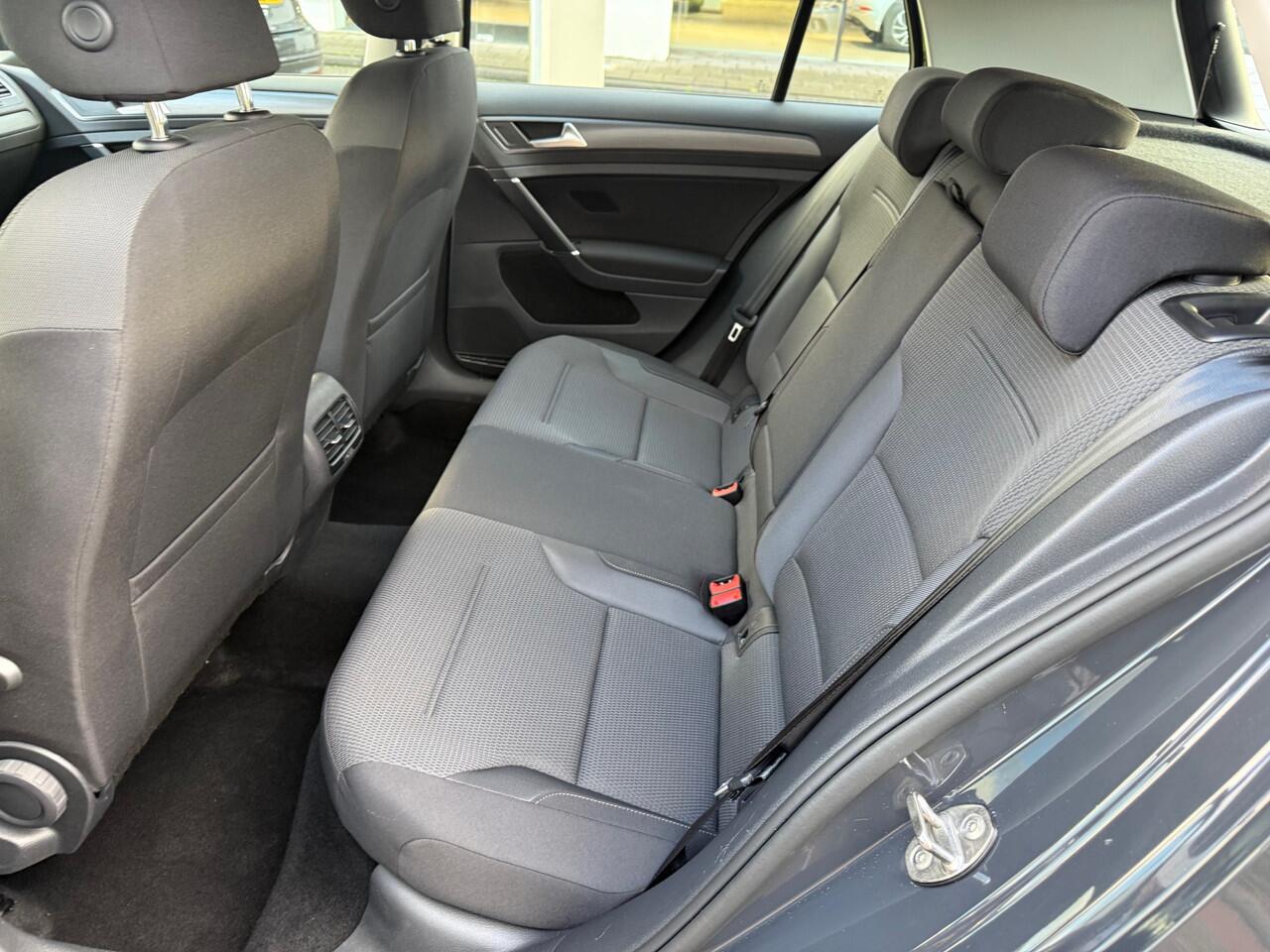 Volkswagen e-Golf E-DITION / PDC v+a / NAVI / LED koplampen