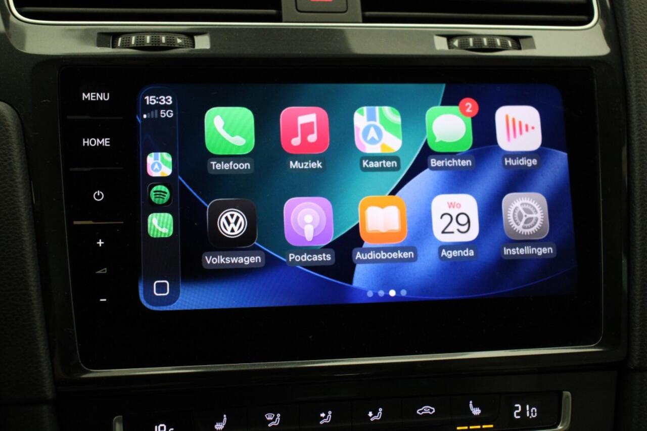 Volkswagen e-Golf Electric - Carplay, Camera, Leer, Stoelverw. Digtal cockpit, SOH 88%