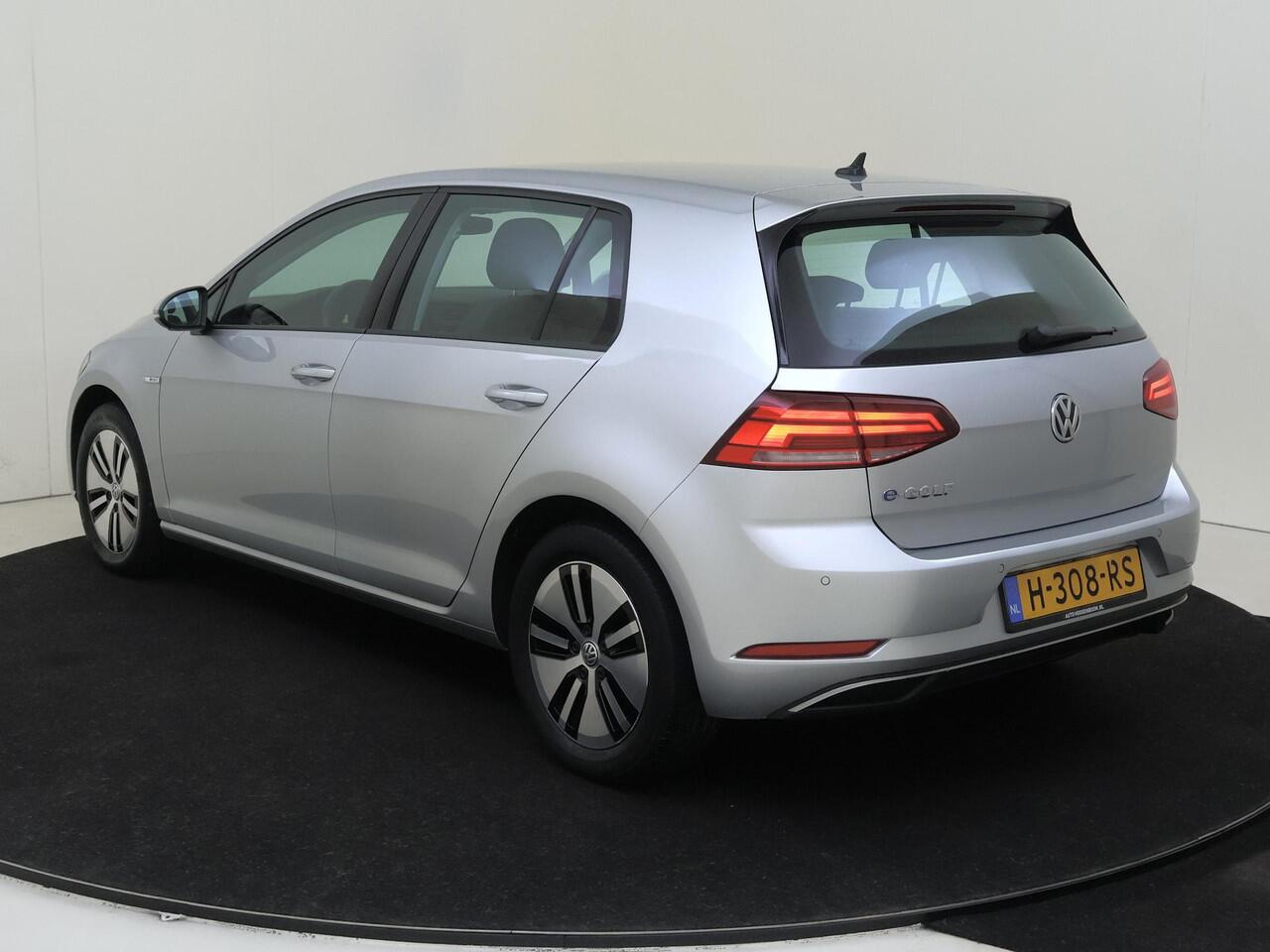 Volkswagen e-Golf E-DITION | LED verlichting | Navigatie | Adaptieve cruise control | Parkeersensoren | Verwarmde voorruit | Bluetooth |