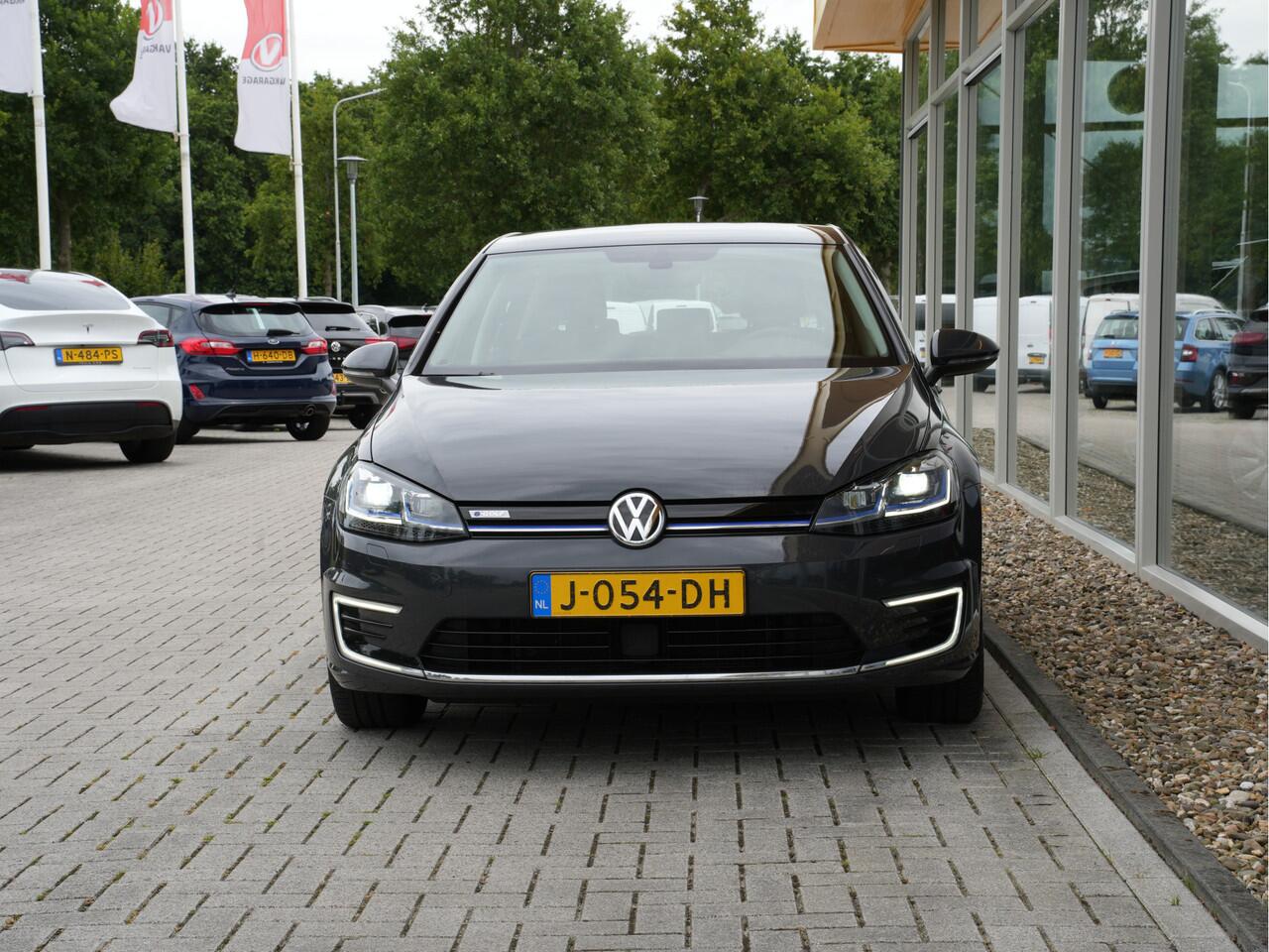 Volkswagen e-Golf E-DITION | Navigatie | Climate Control | ACC | Stoelverwarming| SOH 89%