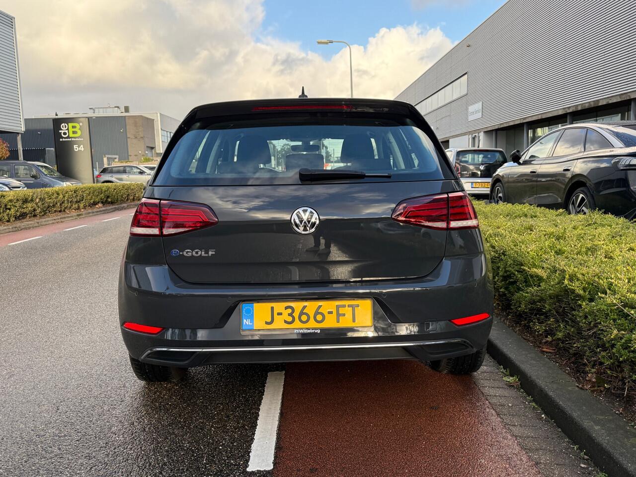 Volkswagen e-Golf E-DITION / PDC v+a / NAVI / LED koplampen