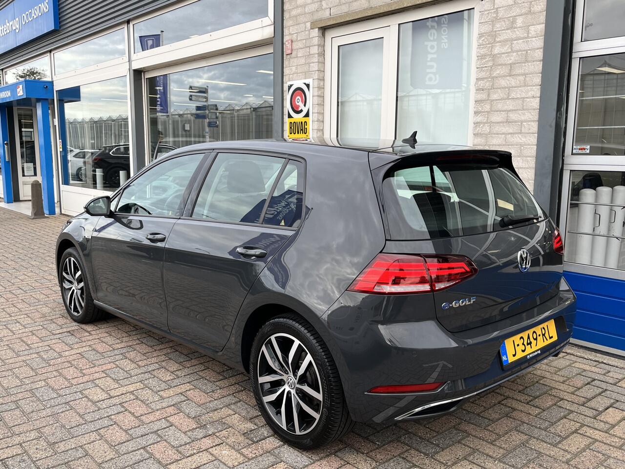 Volkswagen e-Golf E-DITION / SOH 90%/ PARK. SENSOREN/ ADAPT. CRUISE/ LED/ NAVI/ CLIMA/ DAB/ BLUETOOTH/ LEDER MULTI FUNCT. STUURWIEL/ 17" LMV