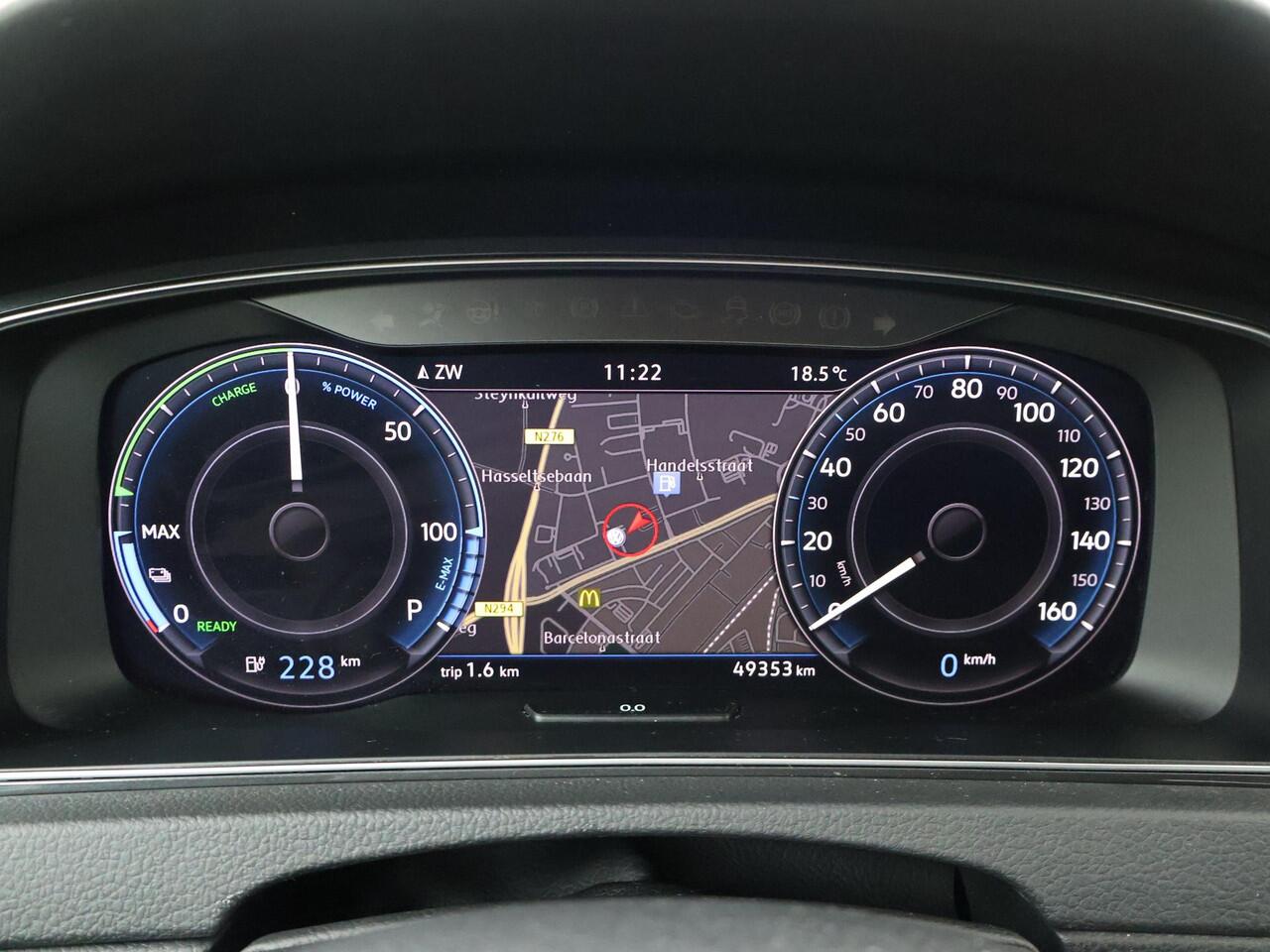 Volkswagen e-Golf E-DITION | 136 PK | SoH 90% | Automaat | Multifunctioneel stuurwiel | Cruisecontrol | Achteruitrij camera |