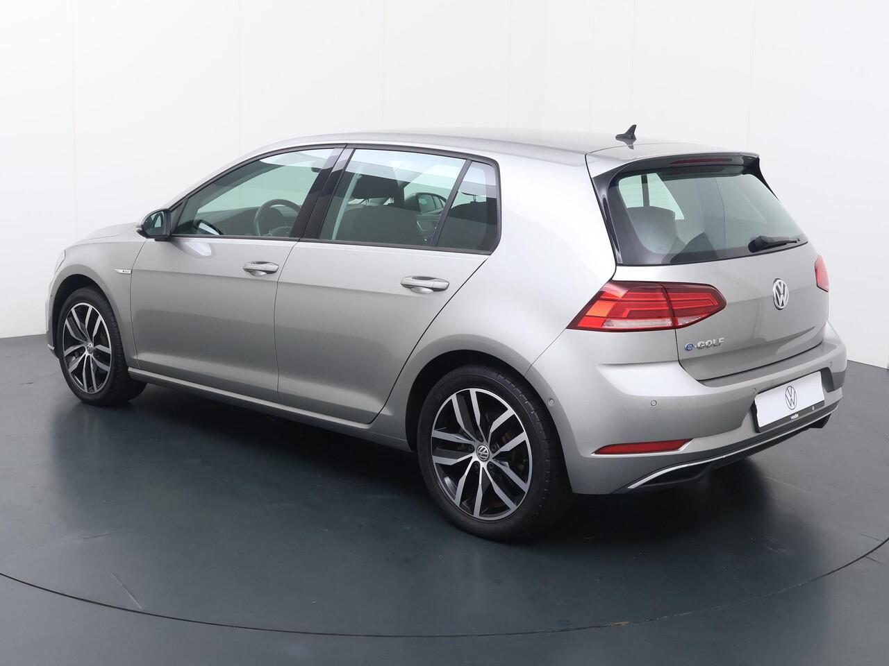 Volkswagen e-Golf E-DITION | 136 PK | SoH 90% | Automaat | Multifunctioneel stuurwiel | Cruisecontrol | Achteruitrij camera |