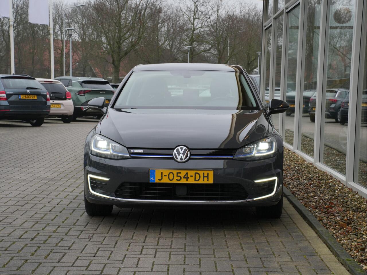 Volkswagen e-Golf E-DITION | Navigatie | Climate Control | ACC | Stoelverwarming| SOH 89%