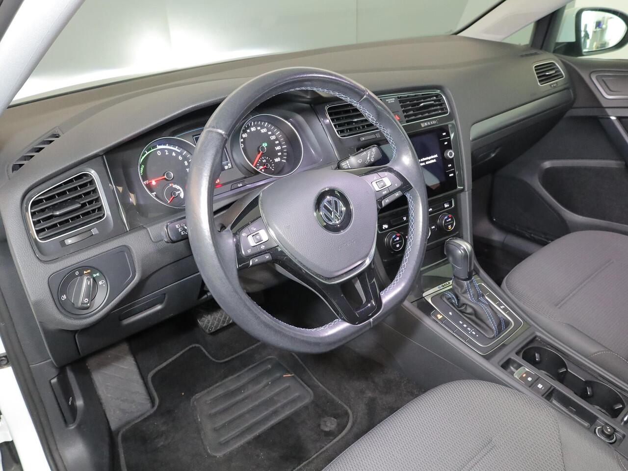 Volkswagen e-Golf E-DITION 136pk | Navi| Parksensors| LM-velgen| LED| SOH91%