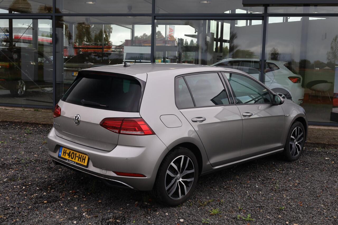 Volkswagen e-Golf E-DITION 136 PK / 100kW E Golf, volledig electrisch, 17" LMV Madrid , Discover navi, Extra getint achter, achteruitrij camera