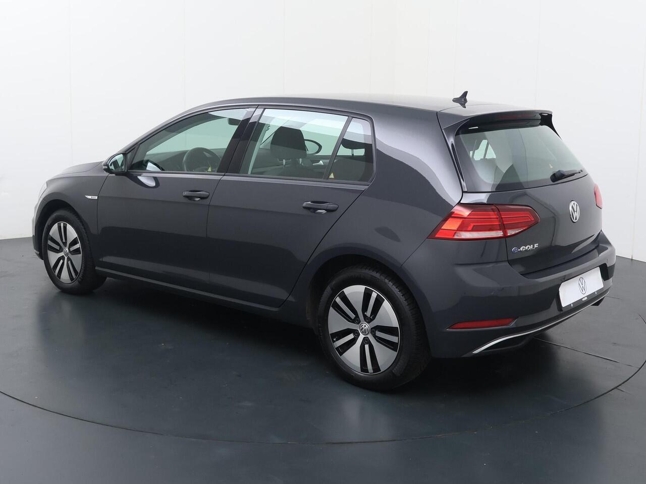 Volkswagen e-Golf E-DITION | 136 PK | SoH 90% | Warmtepomp | Adaptive cruise control | Verwarmde voorruit |