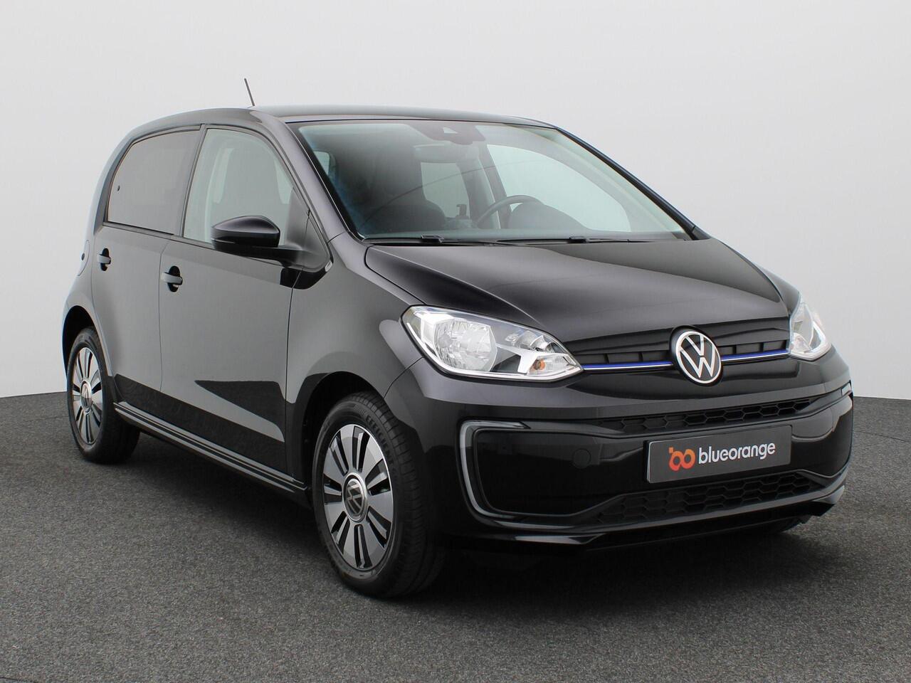 Volkswagen e-Up e-Up! Max 260 km range Cruise, CCS, Stoel- en voorruitverwarming, achteruitrijcamera, Parkeerhulp achter, 15'' lichtmetaal
