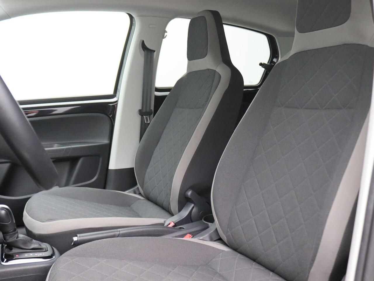 Volkswagen e-Up e-Up! Max 260 km range Cruise, CCS, Stoel- en voorruitverwarming, achteruitrijcamera, Parkeerhulp achter, 15'' lichtmetaal