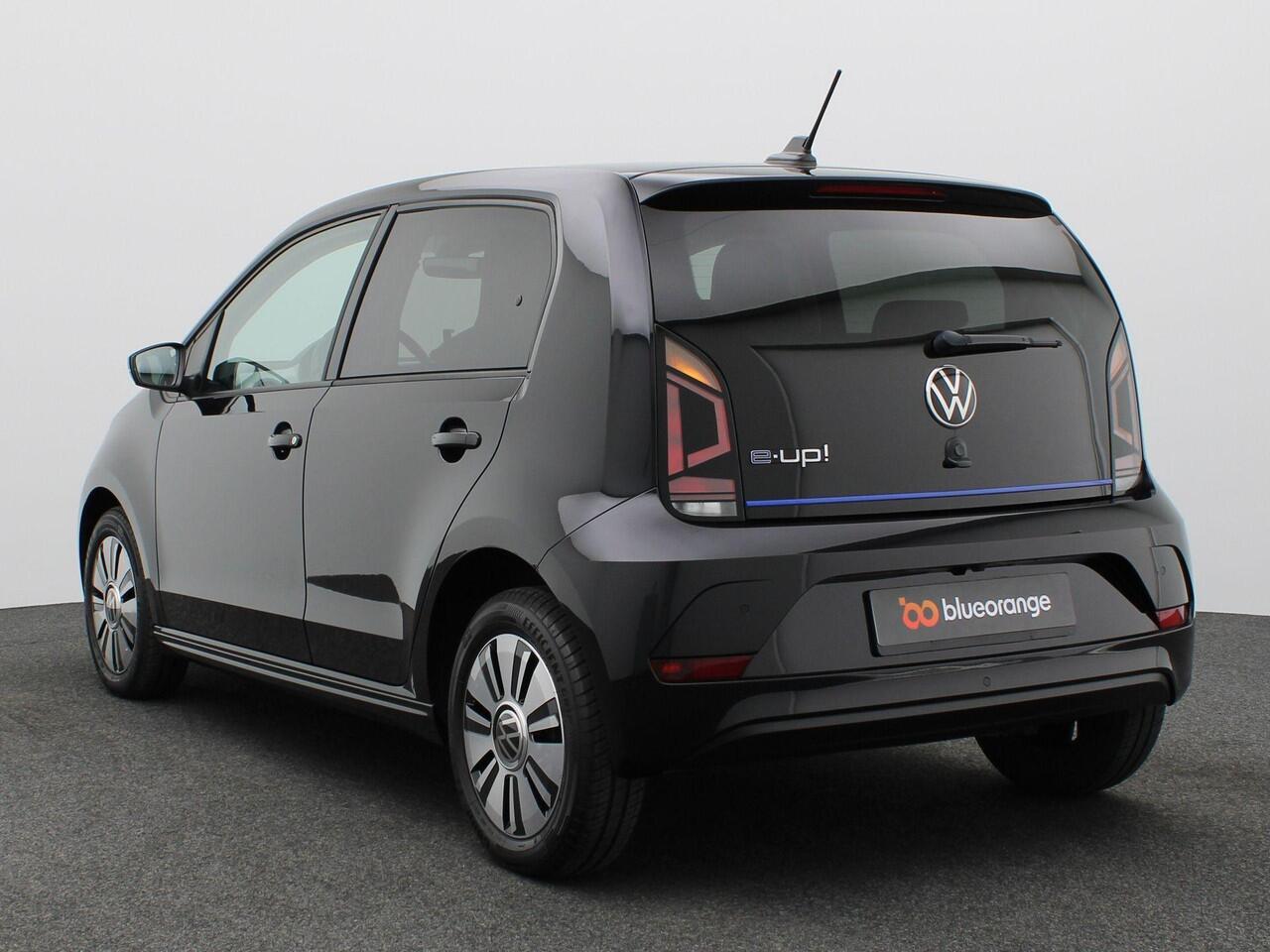 Volkswagen e-Up e-Up! Max 260 km range Cruise, CCS, Stoel- en voorruitverwarming, achteruitrijcamera, Parkeerhulp achter, 15'' lichtmetaal