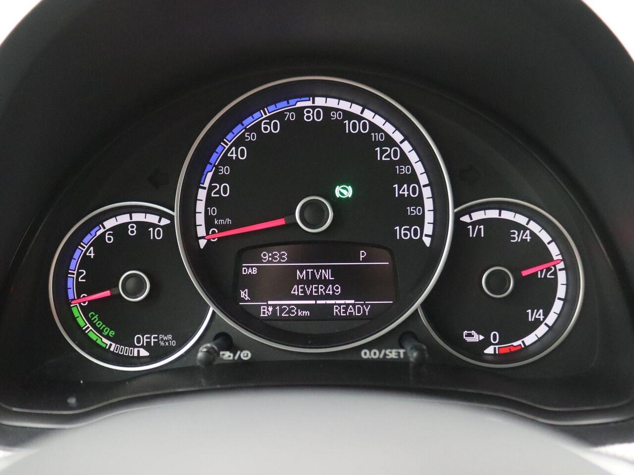 Volkswagen e-Up e-Up! Max 260 km range Cruise, CCS, Stoel- en voorruitverwarming, achteruitrijcamera, Parkeerhulp achter, 15'' lichtmetaal