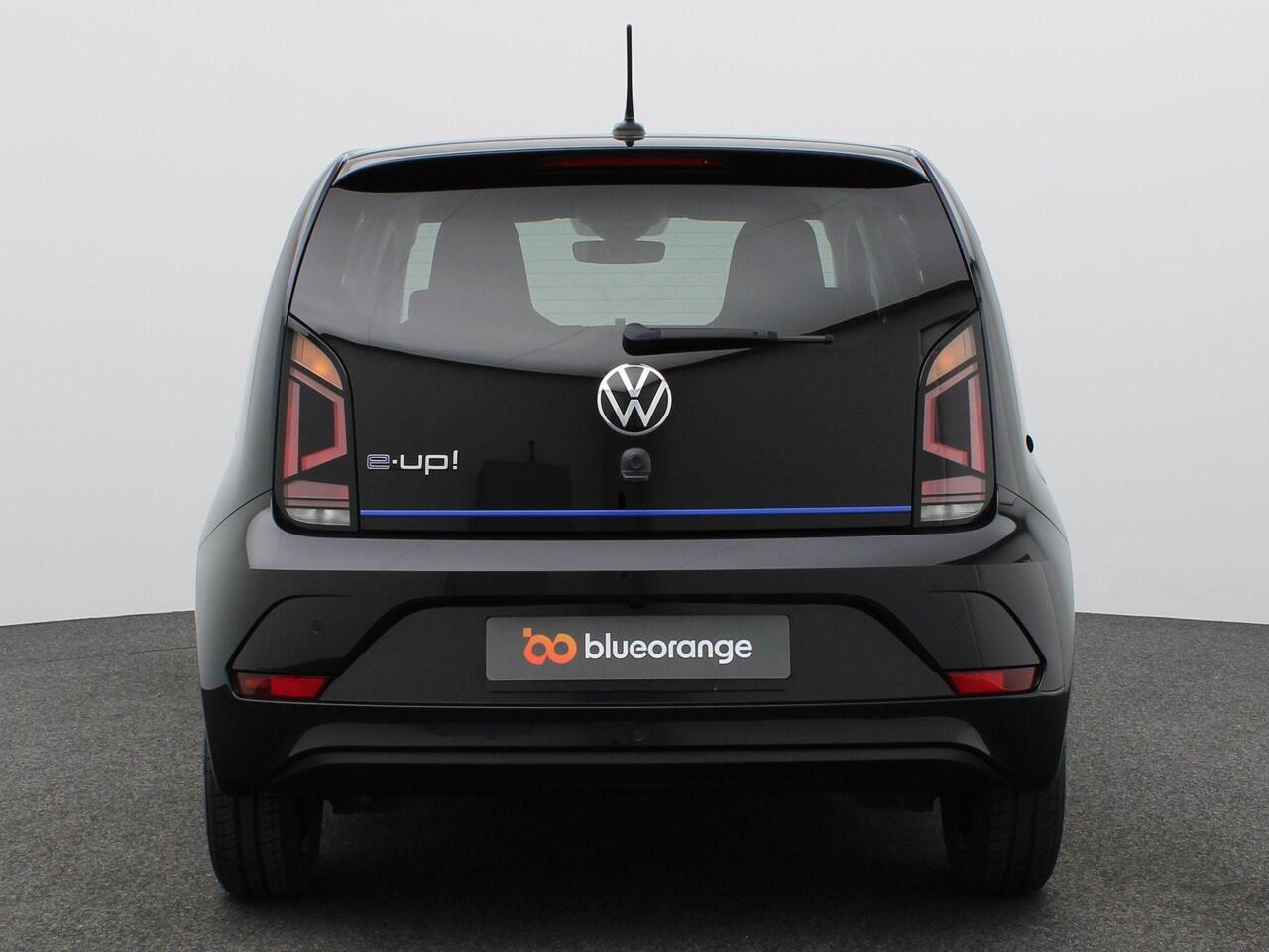 Volkswagen e-Up e-Up! Max 260 km range Cruise, CCS, Stoel- en voorruitverwarming, achteruitrijcamera, Parkeerhulp achter, 15'' lichtmetaal