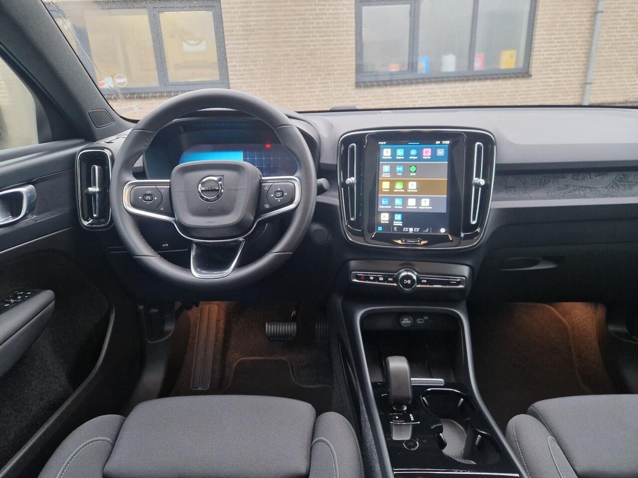 Volvo C40 Single Motor Plus 69 kWh Pano | Cam | Verwarmd stuur