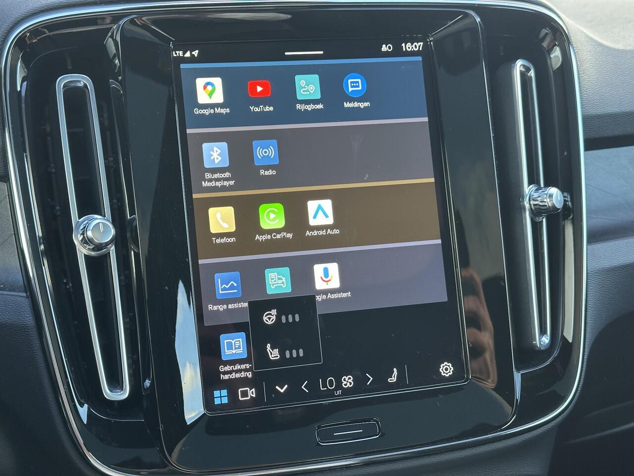 Volvo C40 Recharge Twin Intro Edition 78 kWh Adaptive cruise control / BLIS / 360 Camera / elektr. stoelverstelling / Harman Kardon Audio / Stoel- en stuurverwarming / Keyless Drive