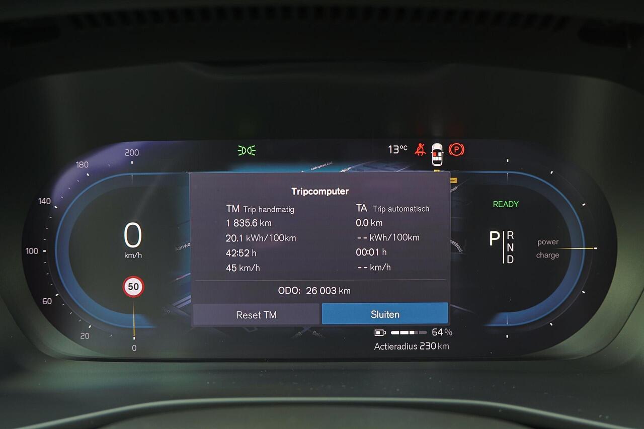 Volvo C40 Plus 69 kWh - Panoramadak - IntelliSafe Assist & Surround - Parkeercamera achter - Verwarmde voorstoelen & stuur - Parkeersensoren voor & achter - Warmtepomp - Draadloze tel. lader - Extra getint glas - 20' LMV