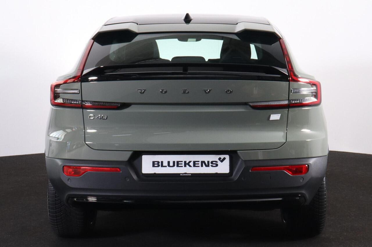 Volvo C40 Single Motor Extended Range Ultimate 82 kWh - Panoramadak - IntelliSafe Assist & Surround - 360º Camera - Verwarmde voorstoelen, stuur & achterbank - Parkeersensoren voor & achter - Elektr. bedienb. voorstoelen met geheugen links - Draadloze tel. lader - 