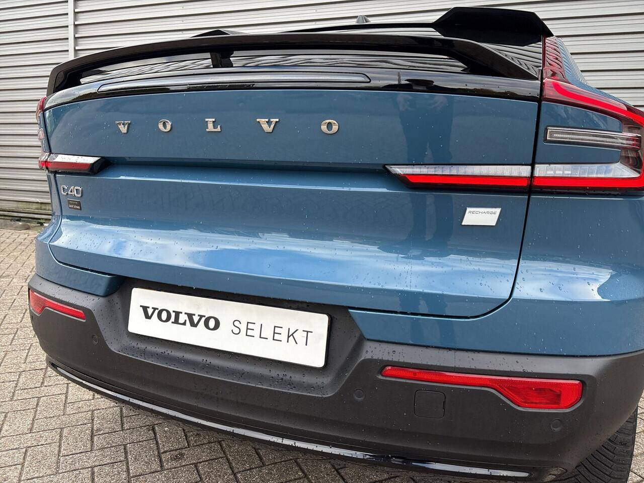 Volvo C40 Recharge 231PK Core 69 kWh | Camera | 19 "LMV | Stoelverwarming | Stuurverwarming