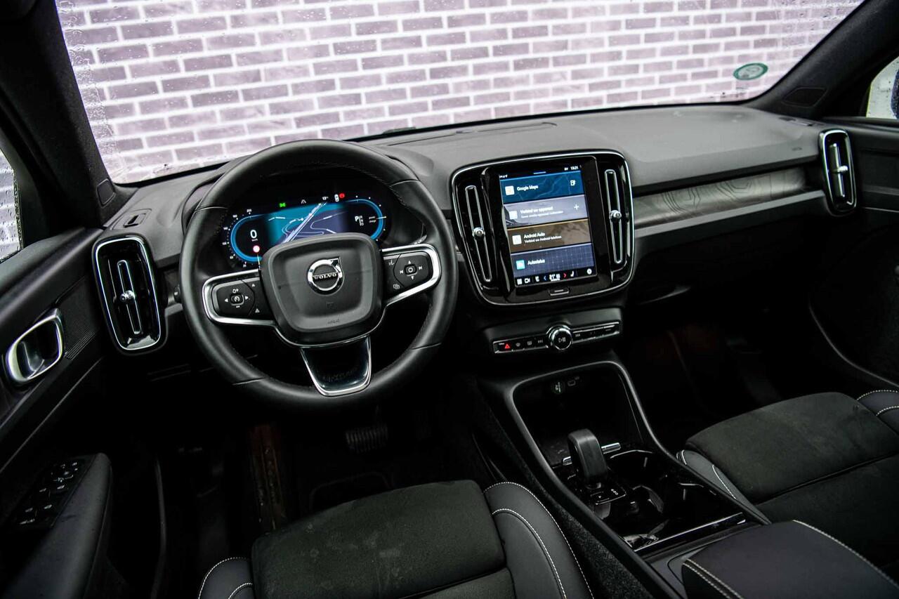 Volvo C40 Recharge Plus 69 kWh | Adaptieve cruise control | Stoel- en stuurverwarming | Warmtepomp | 20 inch velgen | Panoramadak | Camera |