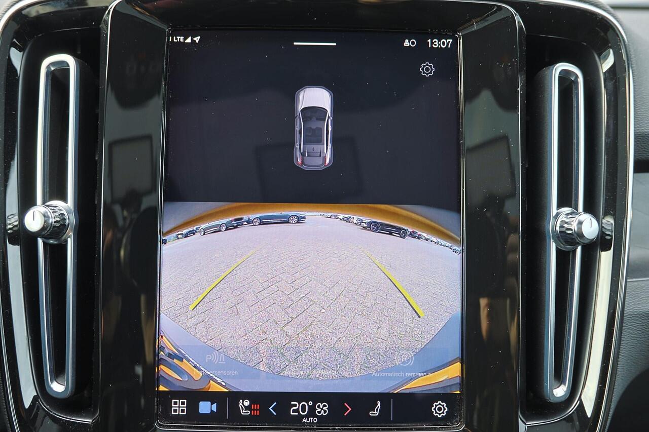 Volvo C40 Plus 69 kWh - Panoramadak - IntelliSafe Assist & Surround - Parkeercamera achter - Verwarmde voorstoelen & stuur - Parkeersensoren voor & achter - Warmtepomp - Draadloze tel. lader - Extra getint glas - 20' LMV