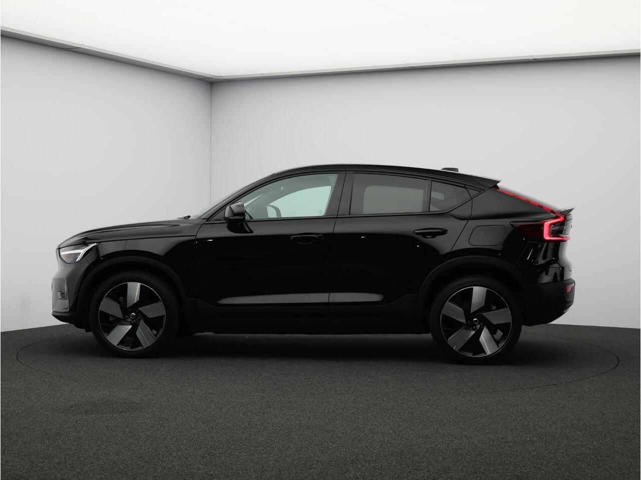 Volvo C40 Recharge AWD Twin Intro Edition 78 kWh / 360 camera / Harman Kardon / Draadloze tel. lader / 20"