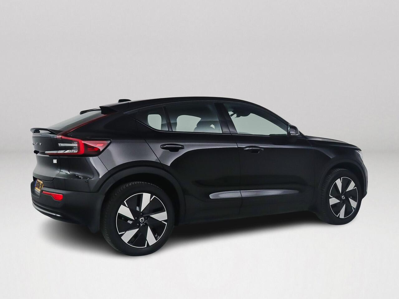 Volvo C40 Single Motor Plus 69 kWh | Panoramadak | Parkeercamera | Stoel- en Stuurverwarming