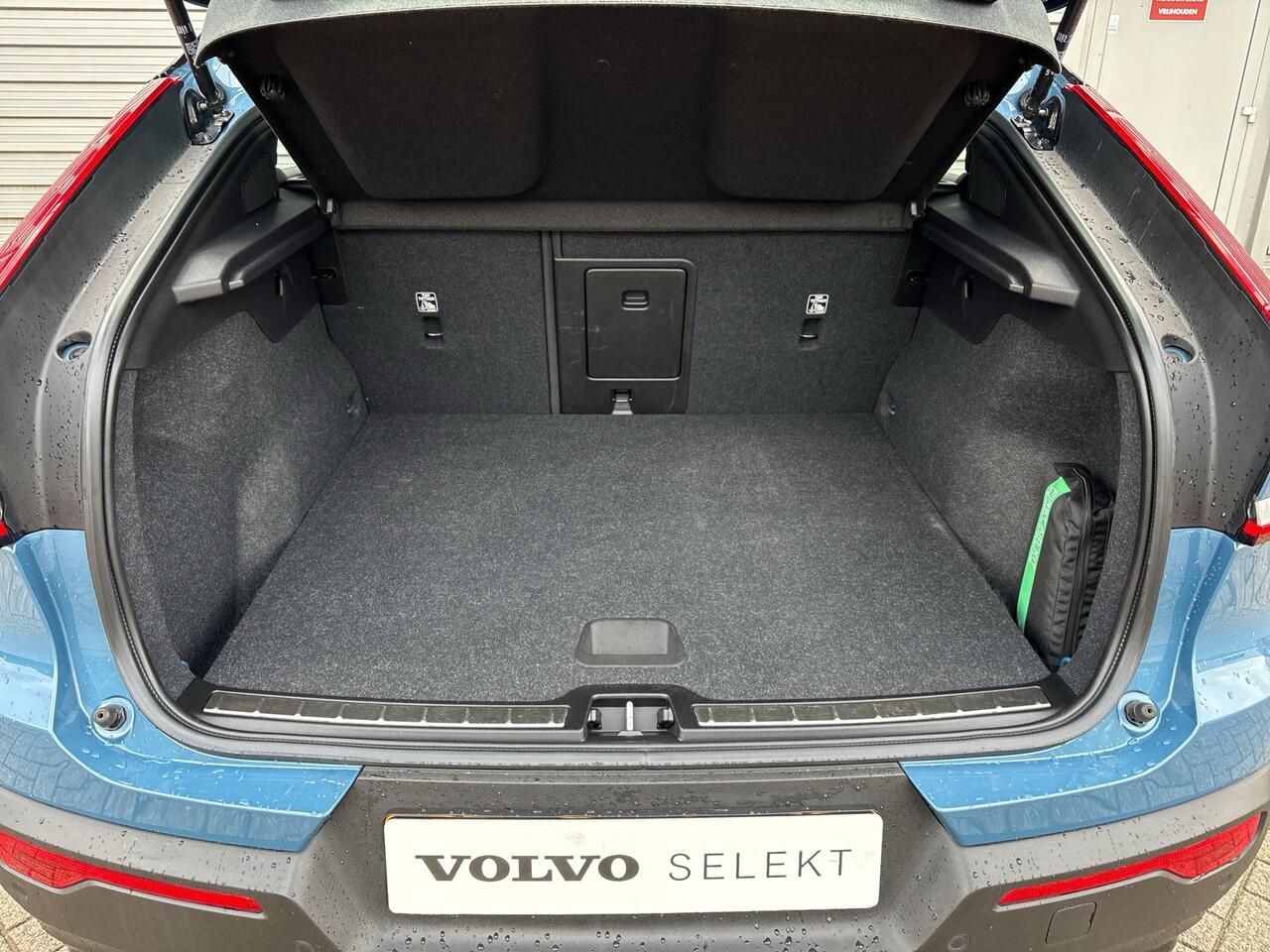 Volvo C40 Recharge 231PK Core 69 kWh | Camera | 19 "LMV | Stoelverwarming | Stuurverwarming