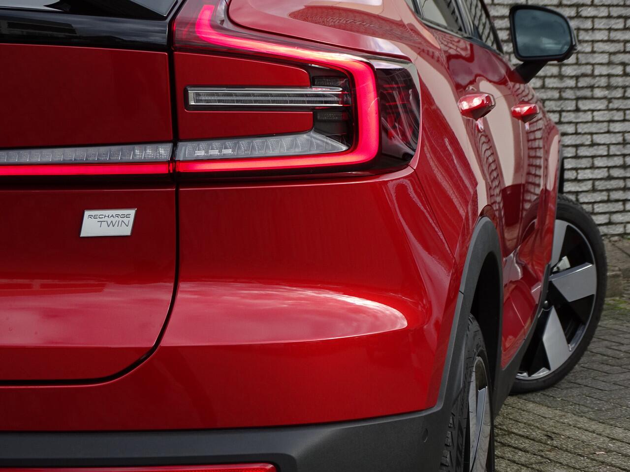 Volvo C40 Twin Ultimate 78 kWh | PanoDak | Trekhaak | Warmtepomp | H&K Audio