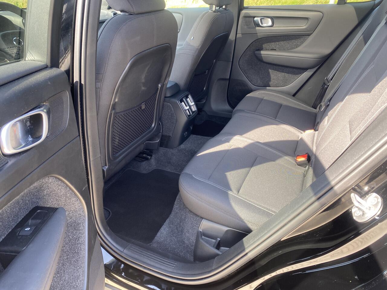 Volvo C40 Recharge Twin Intro Edition 78 kWh, trekhaak electrisch, rangeverlenger trekhaak electrisch, met warmtepomp (rangeverlenger) Premium audio Harman Kardon